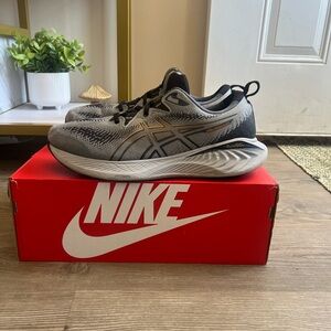 ASICS Men’s Gel Cumulus 25 'Sheet Rock Sun Peach' 1011B621-020 Size 13